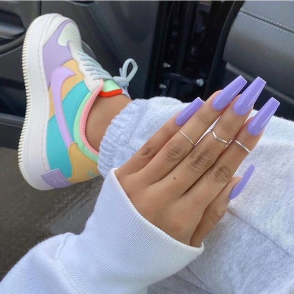 Nike - Picture 7 of 9